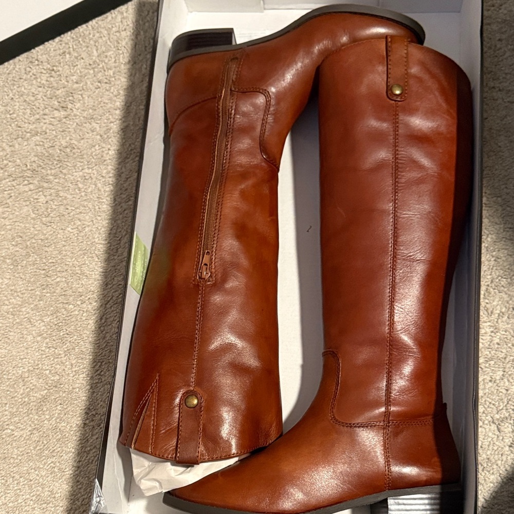 Stylish Brown Leather Knee-High Riding  Boots